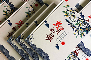 同學(xué)相聚紀(jì)念冊設(shè)計 由專業(yè)相冊制作公司提升聚會相冊制作質(zhì)量！