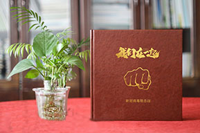 疫情紀(jì)念品：設(shè)計專業(yè)的紀(jì)念冊 抗擊疫情英雄事跡紀(jì)念冊怎么做？