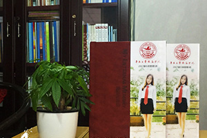 學生畢業(yè)紀念冊制作 定格校園記憶紀念同學友誼！